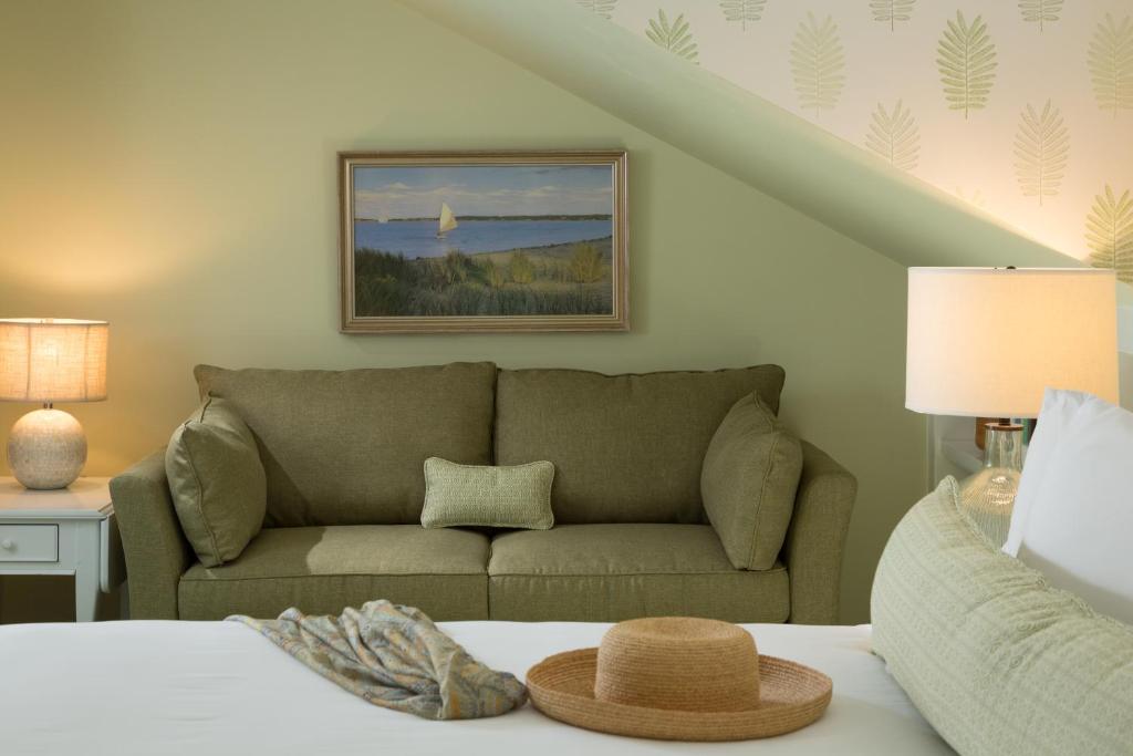 Brass Lantern Inn (Nantucket)