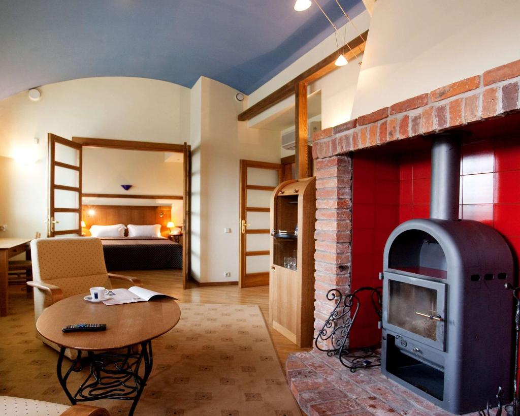 BEST WESTERN Santakos Hotel