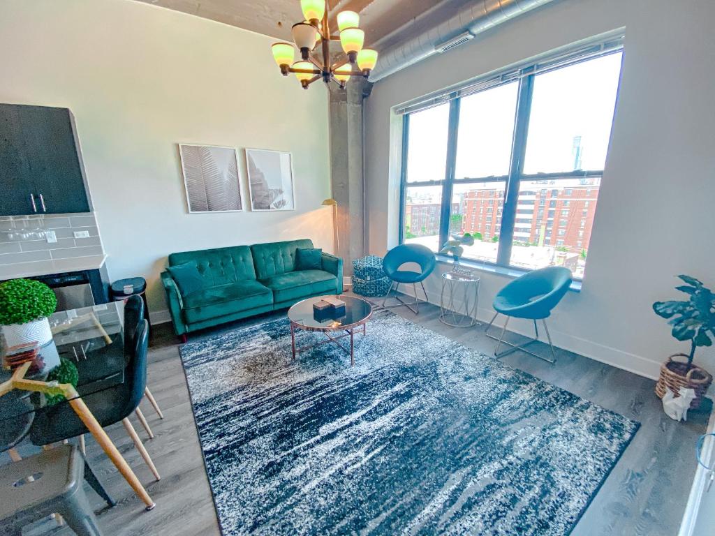 McCormick place fabulous 420 friendly 2br/2ba with optional parking/sleeps 6