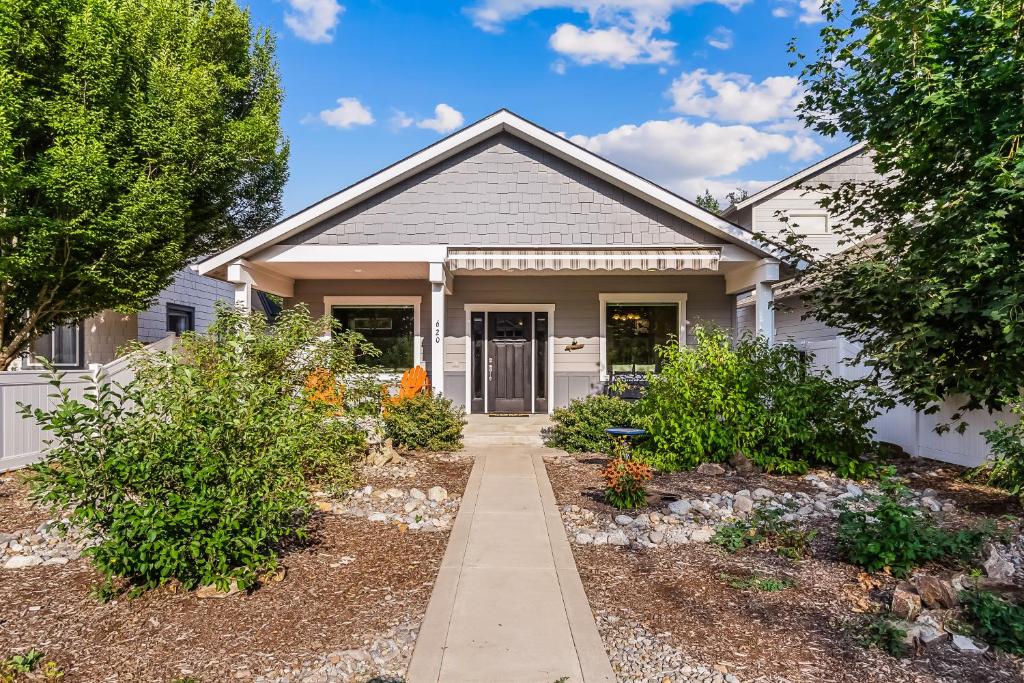 Classic Coeur d'Alene Estate (Coeur d'Alene)