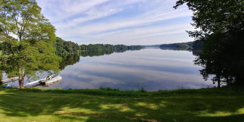 Brett's on the Lake (Durand)