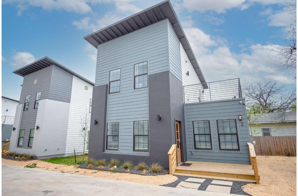 BRAND NEW 8 Stylish 3BR Near Exciting Downtown