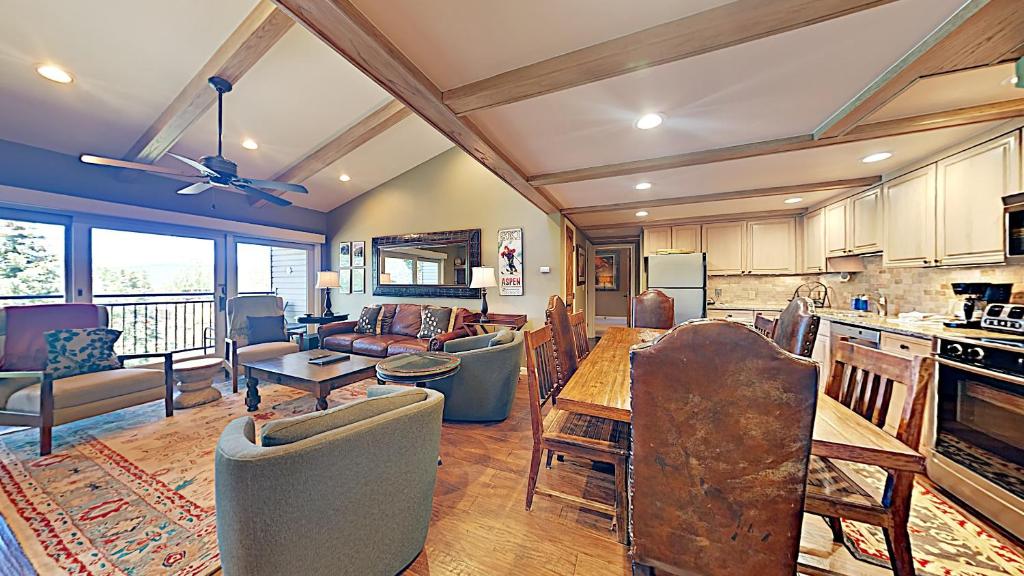 Timberline Condominium 2 Bedroom 3 Bath Loft Deluxe Unit D3D