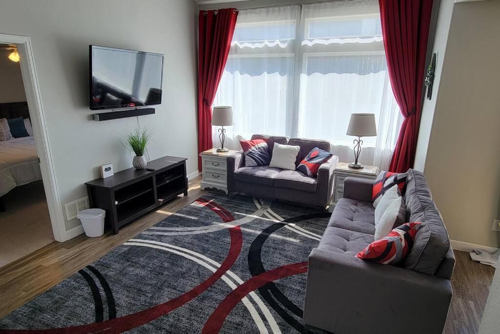 3 bed 2.5 bath smart home with rv parking (Casper)