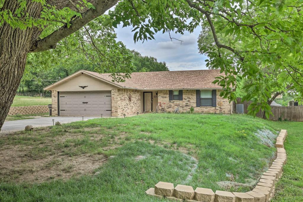Fort Worth Home Less Than 1 Mi to Eagle Mountain Lake