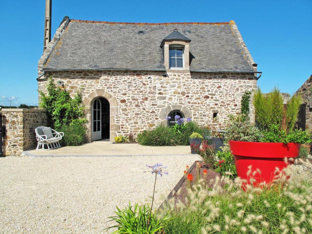 Holiday Home Les Quatrevais - ALE104