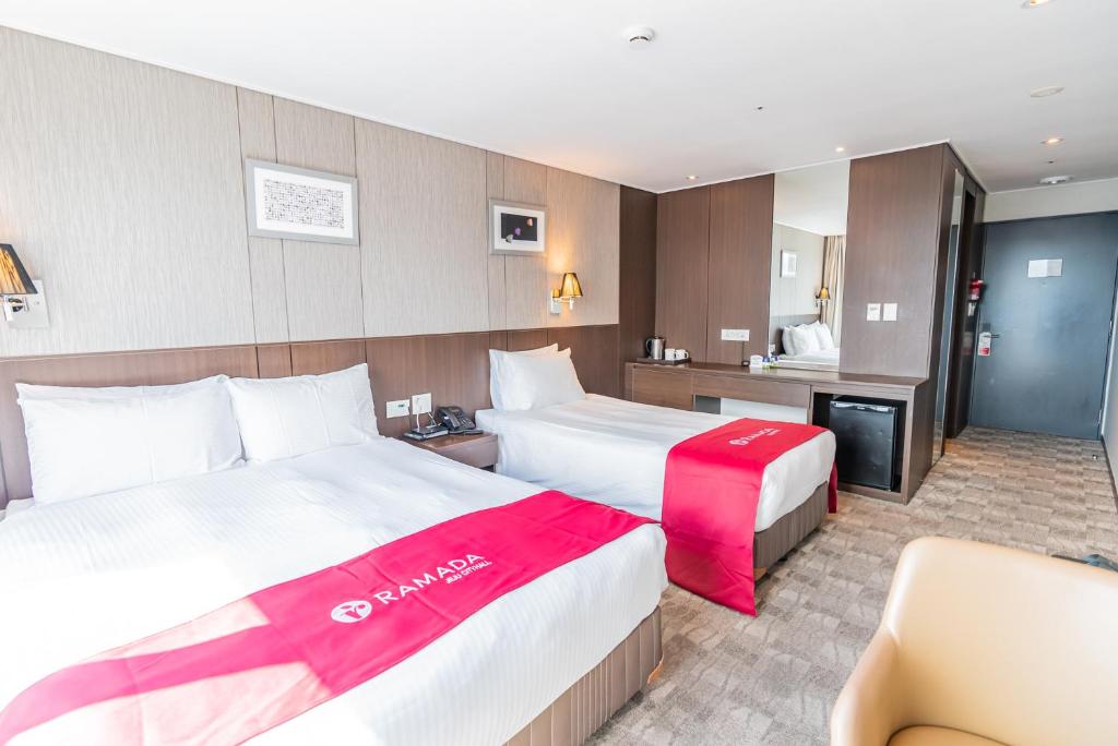 Ramada by Wyndham Jeju City Hall