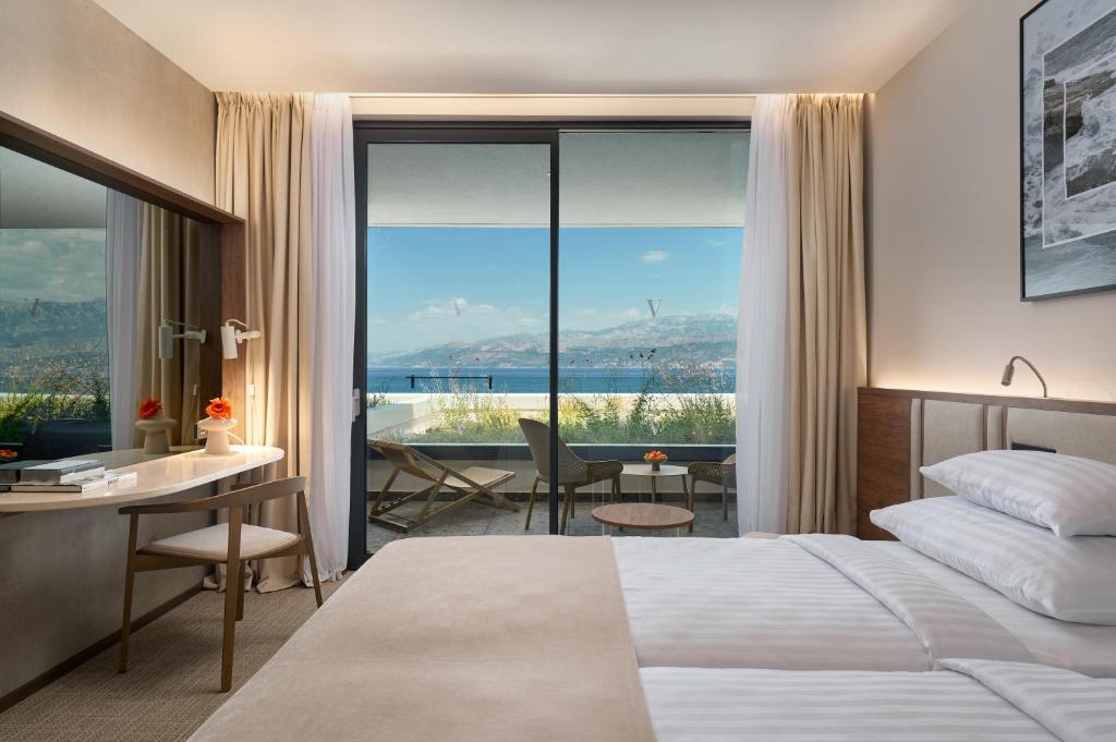 Grand Hotel View, POSTIRA