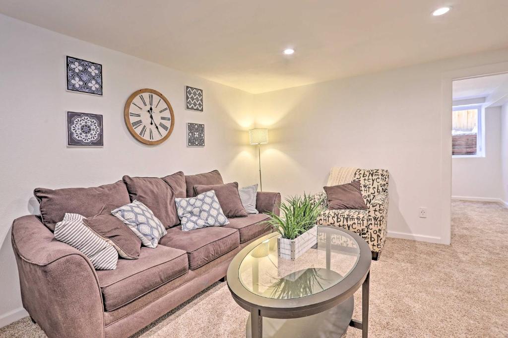 Garden-Level Apt with Hot Tub - Steps to City Park!