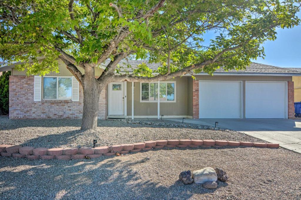 Charming Albuquerque Getaway about 12 Mi to Old Town!
