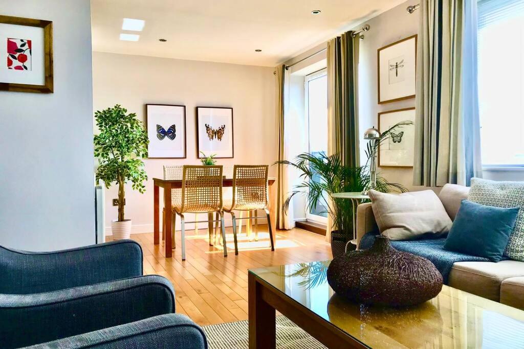 Stylish Quayside 2 bed apartment with beautiful river views (Newcastle upon Tyne)
