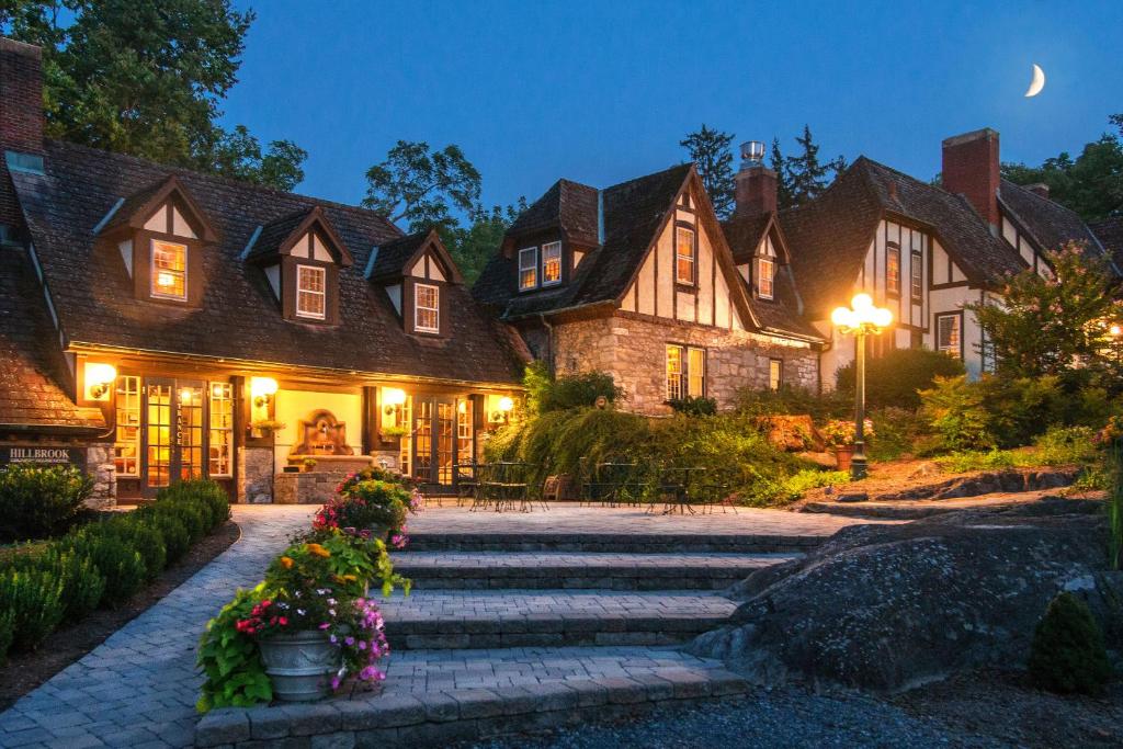 Hillbrook Inn & Spa (Charles Town)