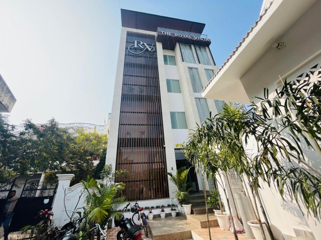HOTEL THE ROYAL VISTA