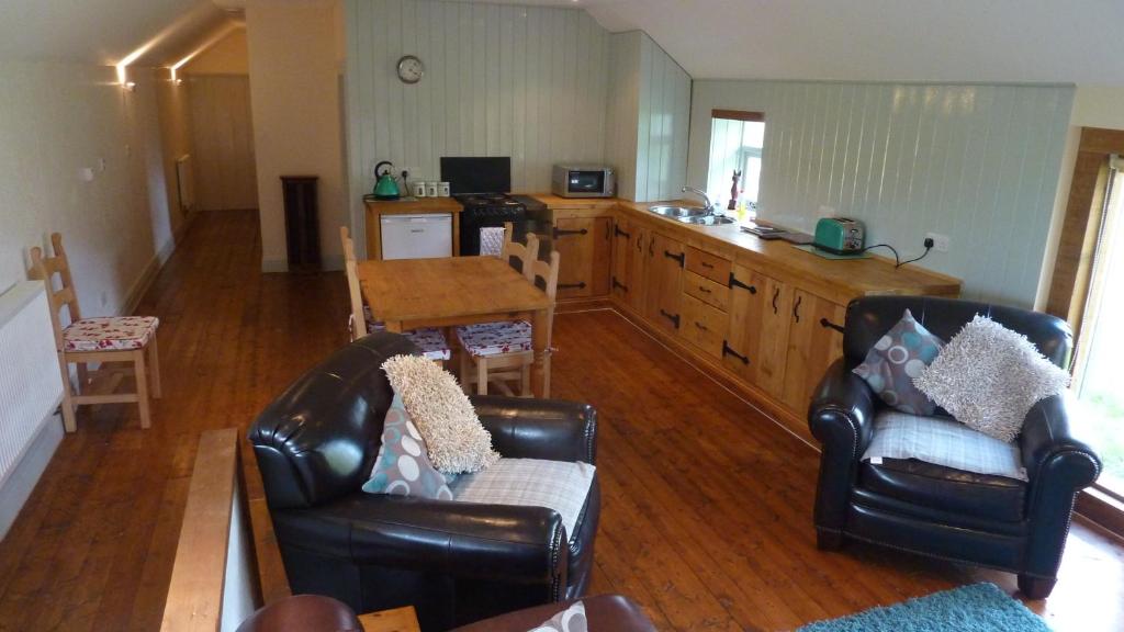 Hazel Barrow Farm Cottage (Leek)