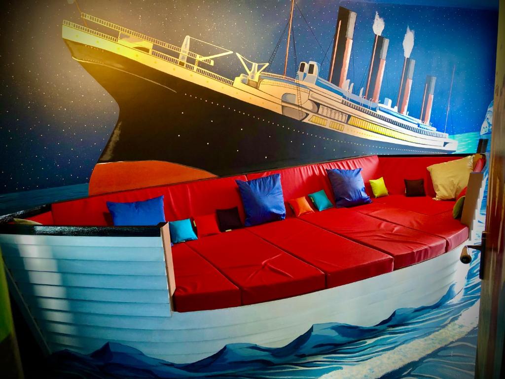 Rose Titanic Belfast romantic world