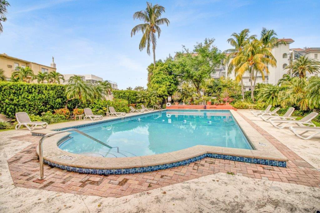 Mantell Plaza Apartments