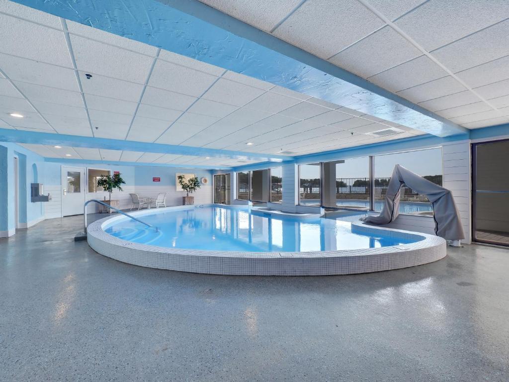 109 Edgewater Inn (Charlevoix)