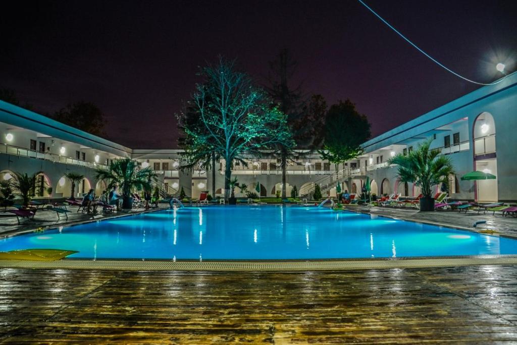 Dana Holiday Club
