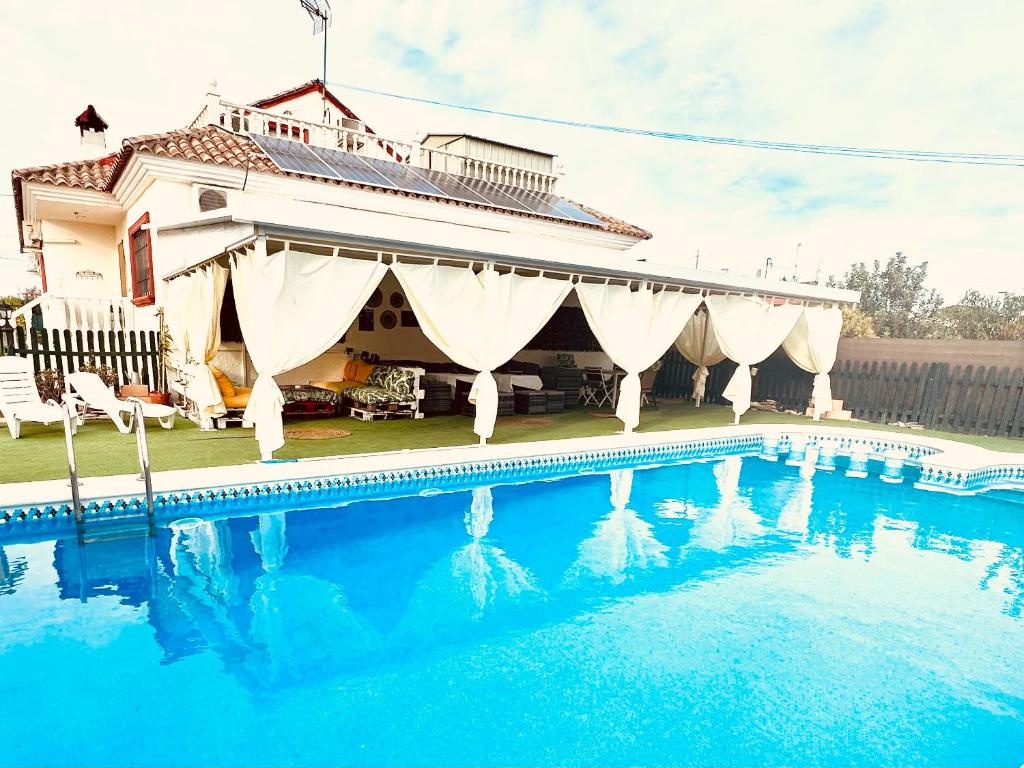 Chalet en la huerta con zona de barbacoa y dos piscinas privadas Murcia a 4 km
