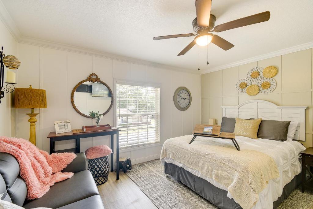 Adorable Studio about 1 Mi to Cherry Grove Beach!