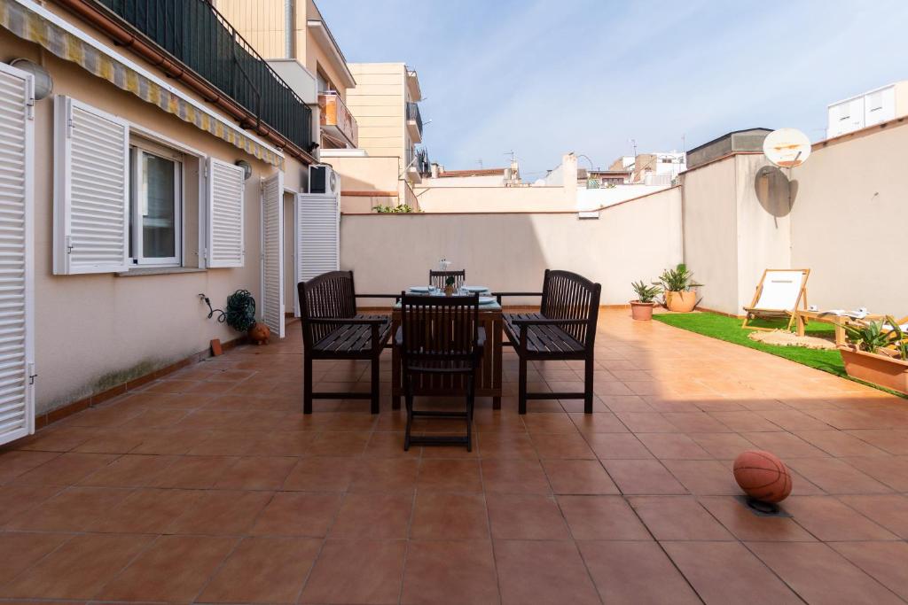 Apartamento con gran patio y excelente ubicación!