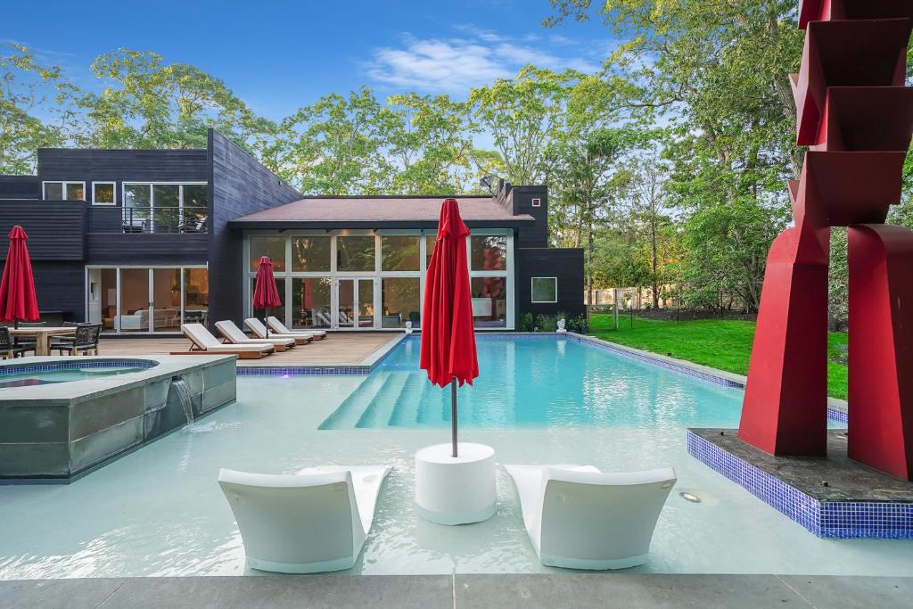 Enjoy the Spa all year round in this EHV Estate