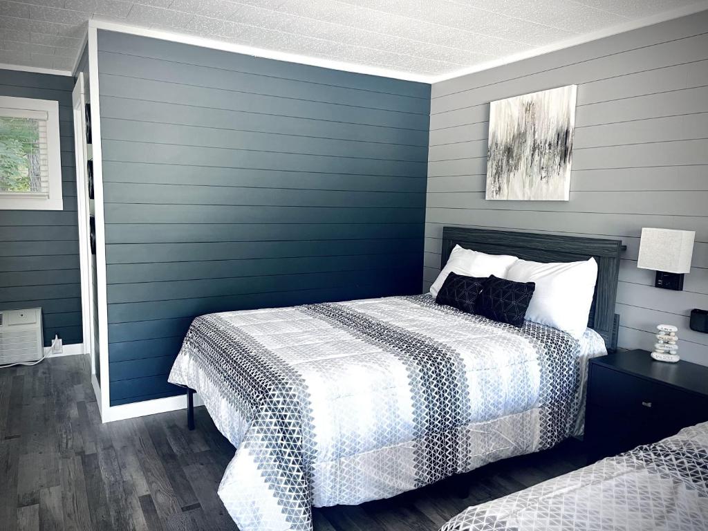 Modern Room 12-Newly Renovated